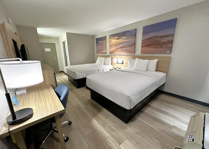 Days Inn By Wyndham Holland