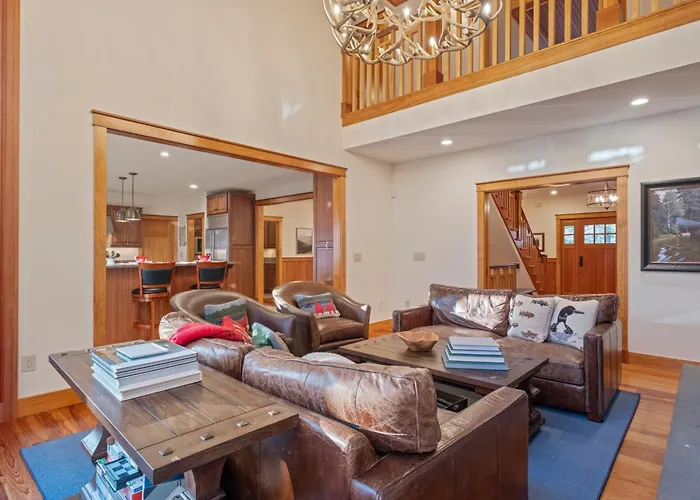 Luxury Family Lodge Hot Tub, Cinema, Game Room