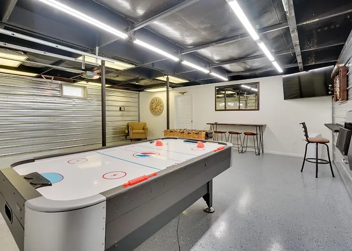 Pet-Friendly Zanesville Haven W/ Game Room!