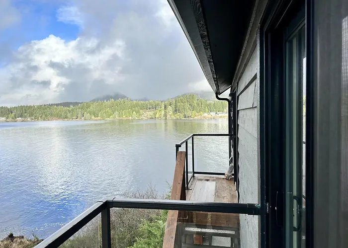 Waterfront Private Room With Hot Tub & Firepit