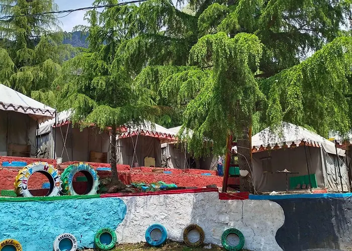 Hotel O Camp World