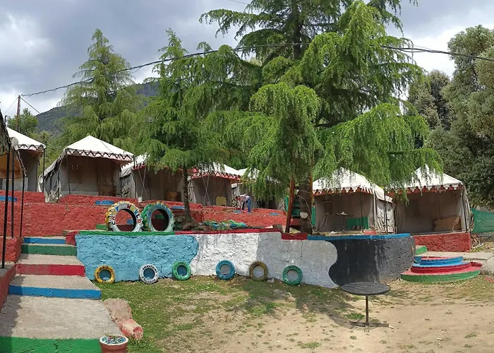 Hotel O Camp World