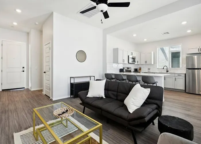 Gleaming Contemporary Home In Buckeye With Pool,Bbq