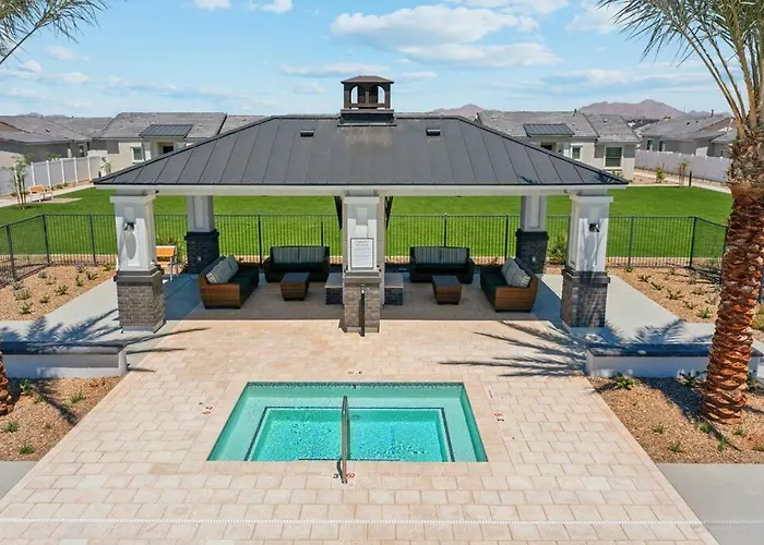 Breezy Modern House In Casa Grande With Pool,Bbq