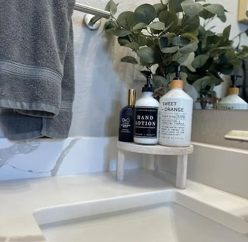 Elegant & Cozy 2 Bed