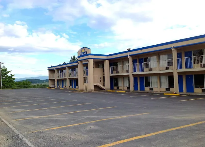 Days Inn By Wyndham Staunton