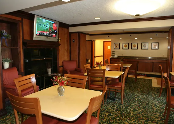 Baymont By Wyndham Kalamazoo East