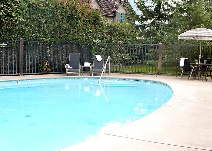 Riverside Inn