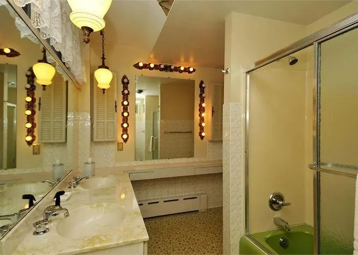 Second Street Suite