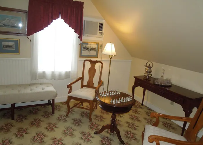 Kearsarge Inn