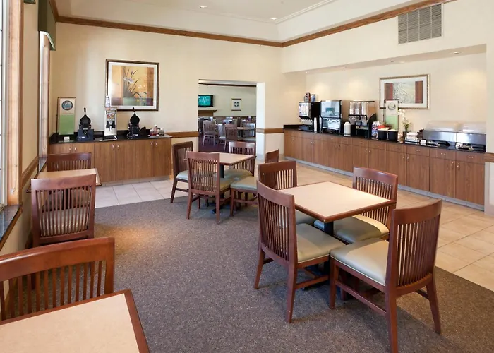 Country Inn & Suites By Radisson, Chanhassen, Mn
