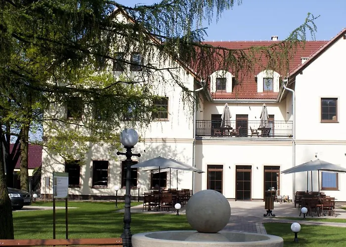Hotel Modrzewiowy Dwor