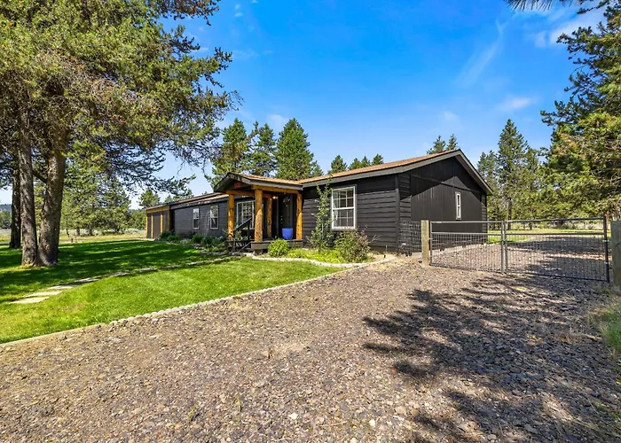 Black Moose - Pet Friendly - Trailer Parking - Wood Stove - Single Level