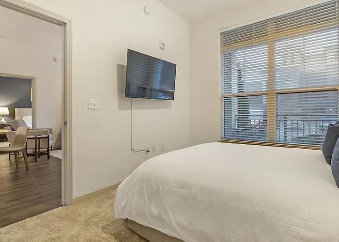 Landing Modern Apartment With Amazing Amenities