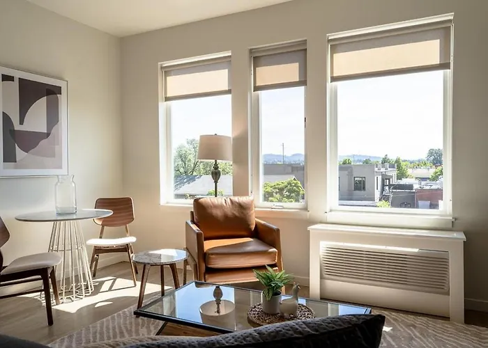Landing Modern Apartment With Amazing Amenities