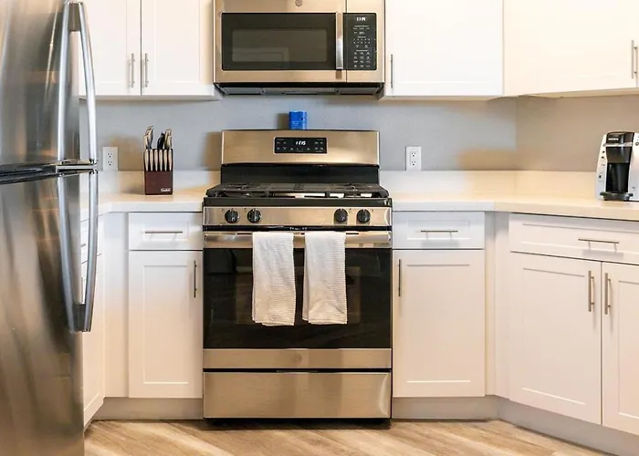 Landing Modern Apartment With Amazing Amenities