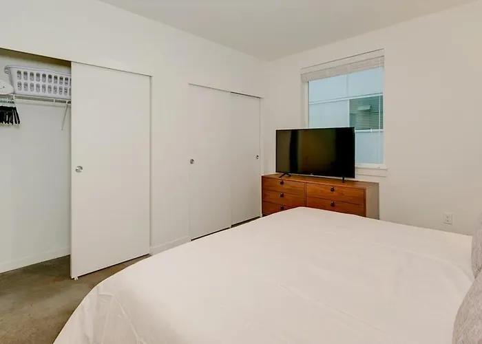 Landing Modern Apartment With Amazing Amenities