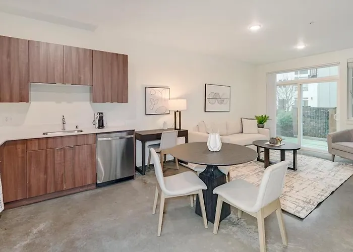 Landing Modern Apartment With Amazing Amenities