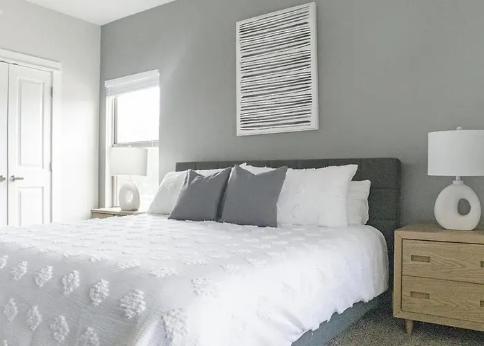 Landing Modern Apartment With Amazing Amenities