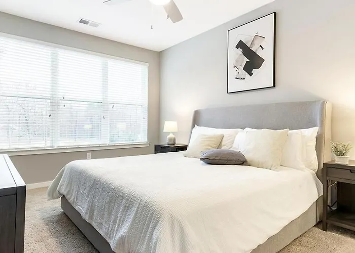 Landing Modern Apartment With Amazing Amenities