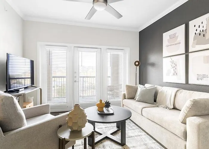 Landing Modern Apartment With Amazing Amenities