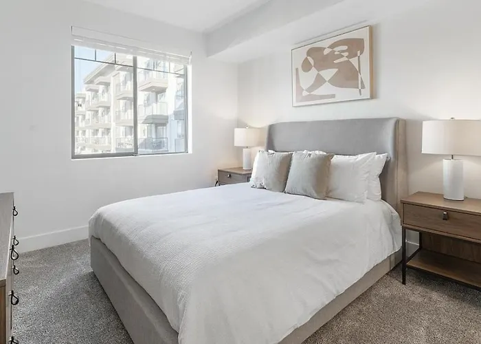 Landing Modern Apartment With Amazing Amenities