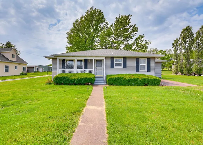 Walk To Restaurants: Stockton Home W/ Game Room