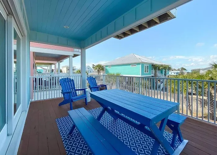 Family Getaway! Blue Bungalow W Pool! 4Min Walk To Beach!
