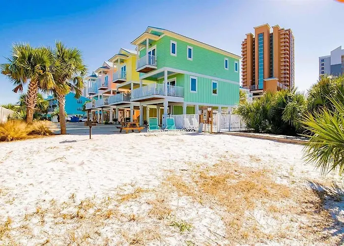 Green Family Bungalow! Beach Access, Pool, & Fishing Dock