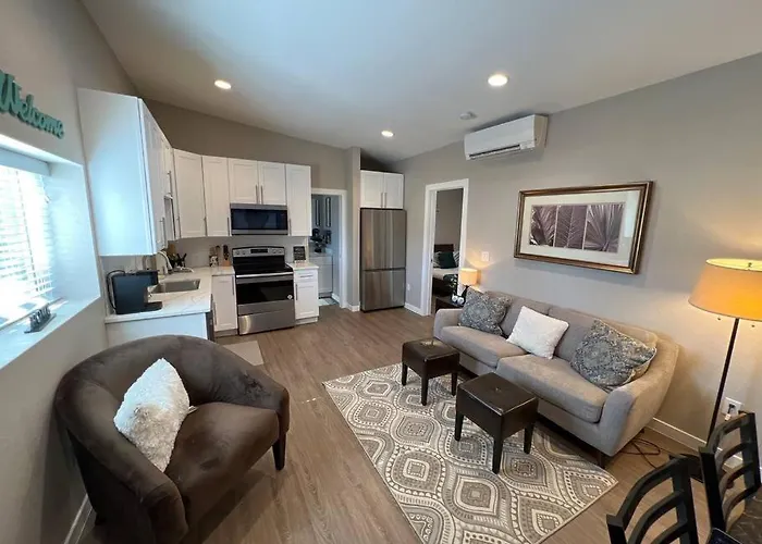 Chic & Intimate 2 Bedroom