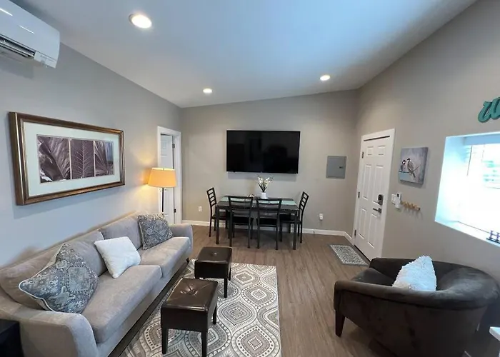 Chic & Intimate 2 Bedroom