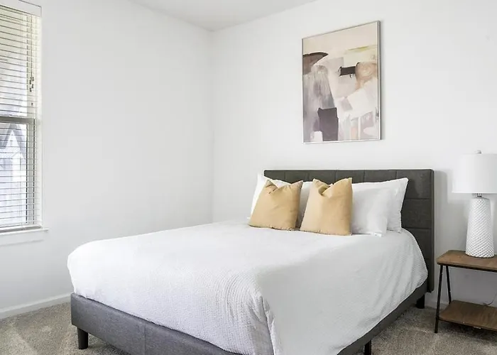 Landing Modern Apartment With Amazing Amenities