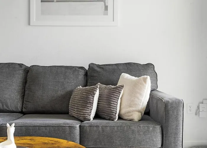 Landing Modern Apartment With Amazing Amenities
