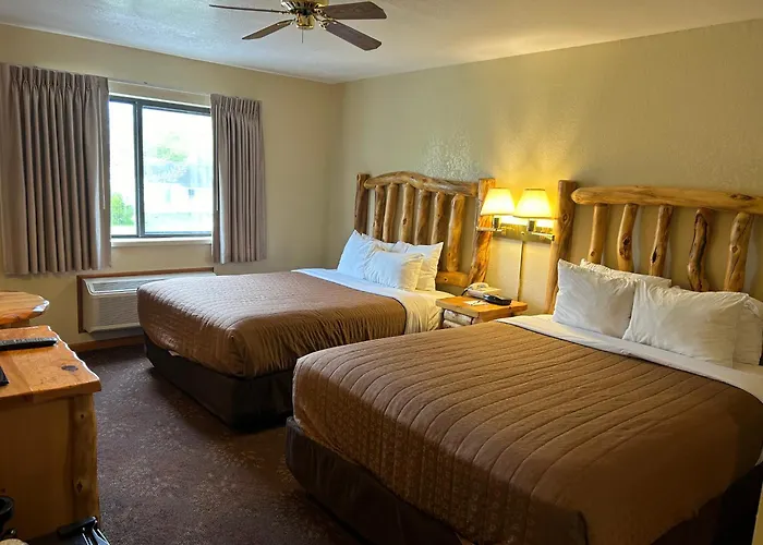 Super 8 By Wyndham Bridgeview Of Mackinaw City