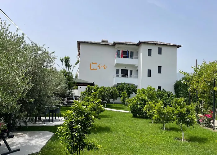 Hotel Vila C Plus Plus