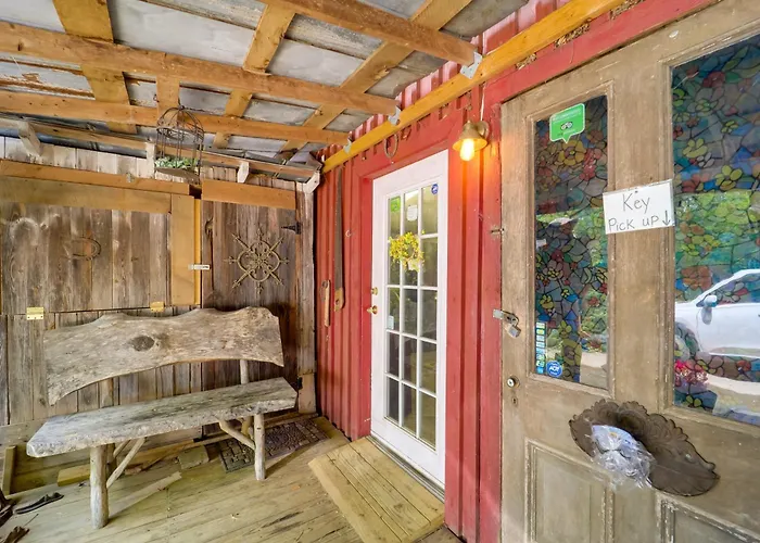 Near Hiking! Couple'S Retreat W/ Hot Tub In Marion