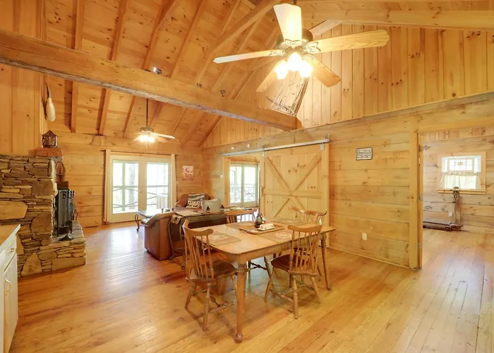 Winter Hiking + Hot Tub Soaks! Marion Mtn Cabin