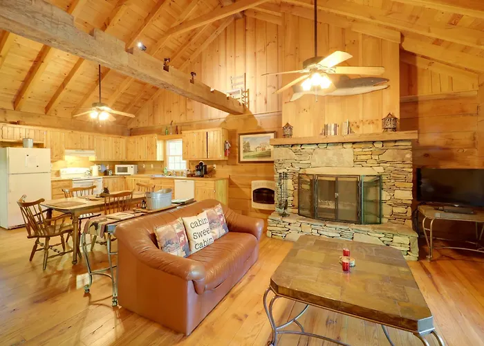 Winter Hiking + Hot Tub Soaks! Marion Mtn Cabin