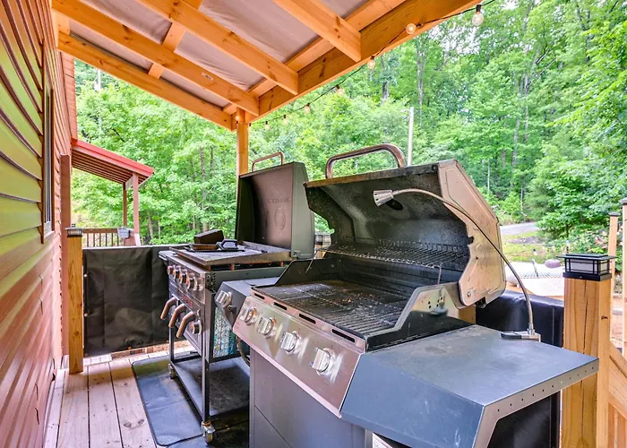 Murray Cabin W/ Hot Tub: Walk To Kentucky Lake!