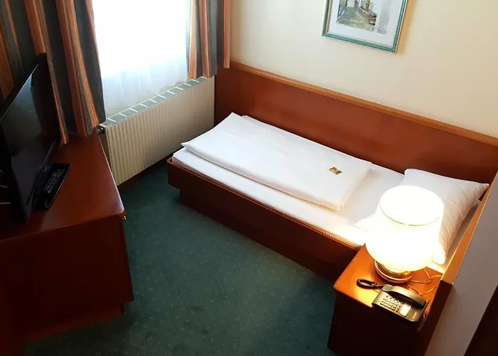 Paul'S Hotel