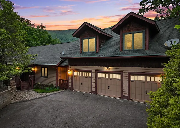 Stunning Mtn Views Hot Tub Movie Theater Game Room
