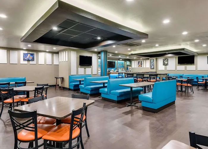 Clarion Inn & Suites Russellville I-40