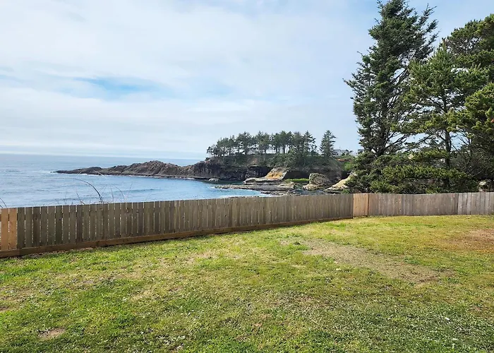 Ocean Front Condo! Spectacular Ocean Views! Walk To Everything!