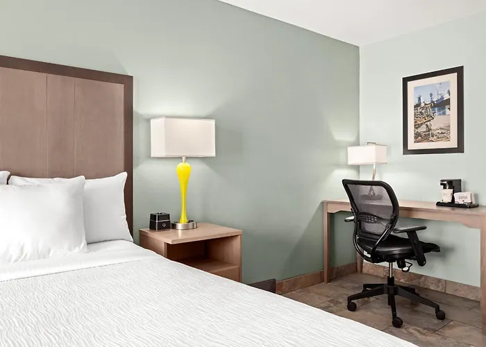 La Quinta By Wyndham Newport