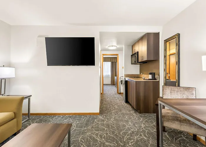 Best Western West Towne Suites