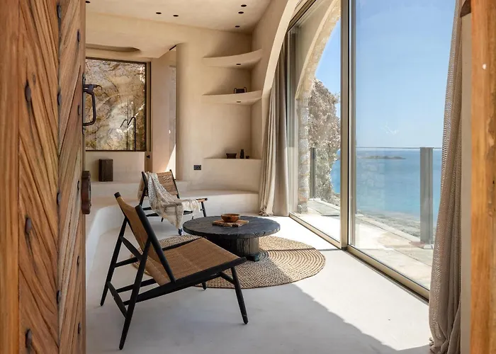 Stone Luxury Suites - Adults Only