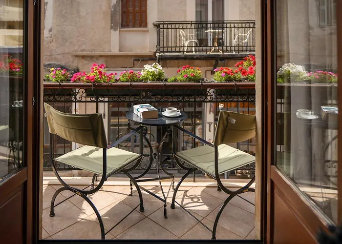 Phaedra Suites (Adults Only)