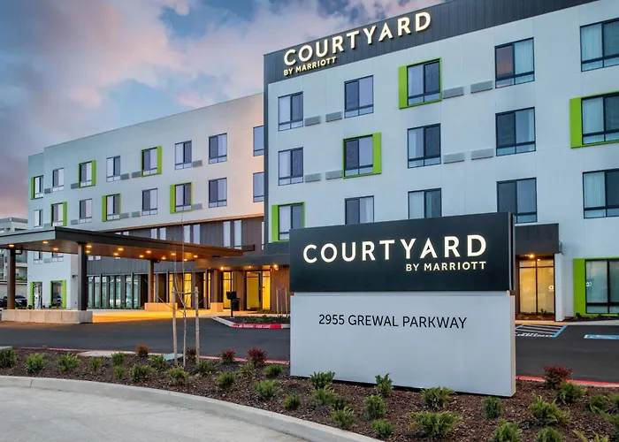 Courtyard By Marriott Modesto North