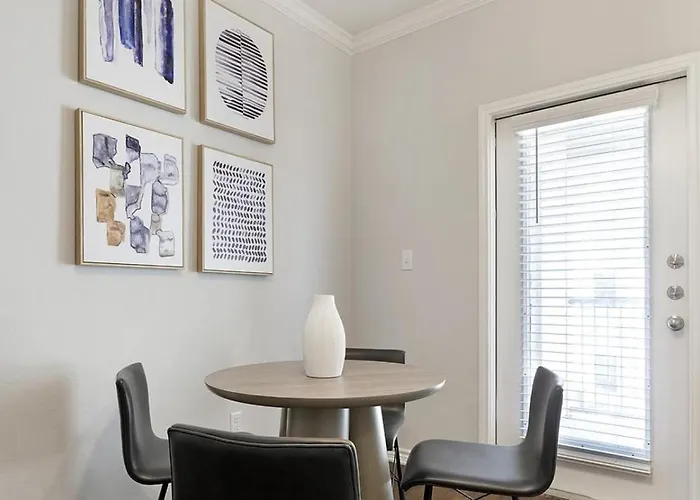 Landing Modern Apartment With Amazing Amenities
