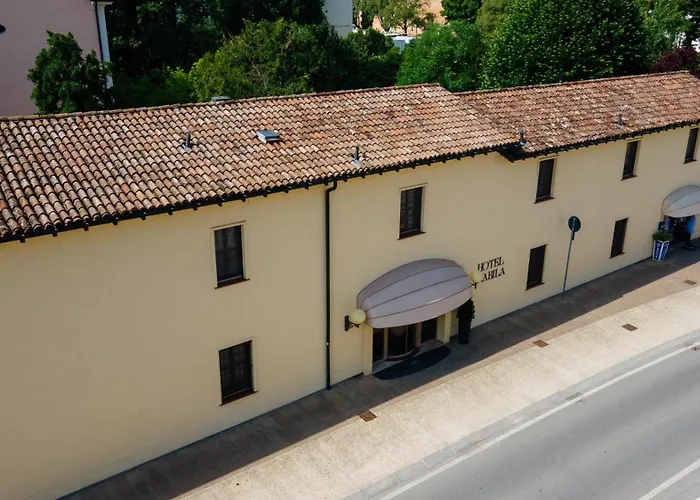 Hotel Villa Nabila Reggiolo